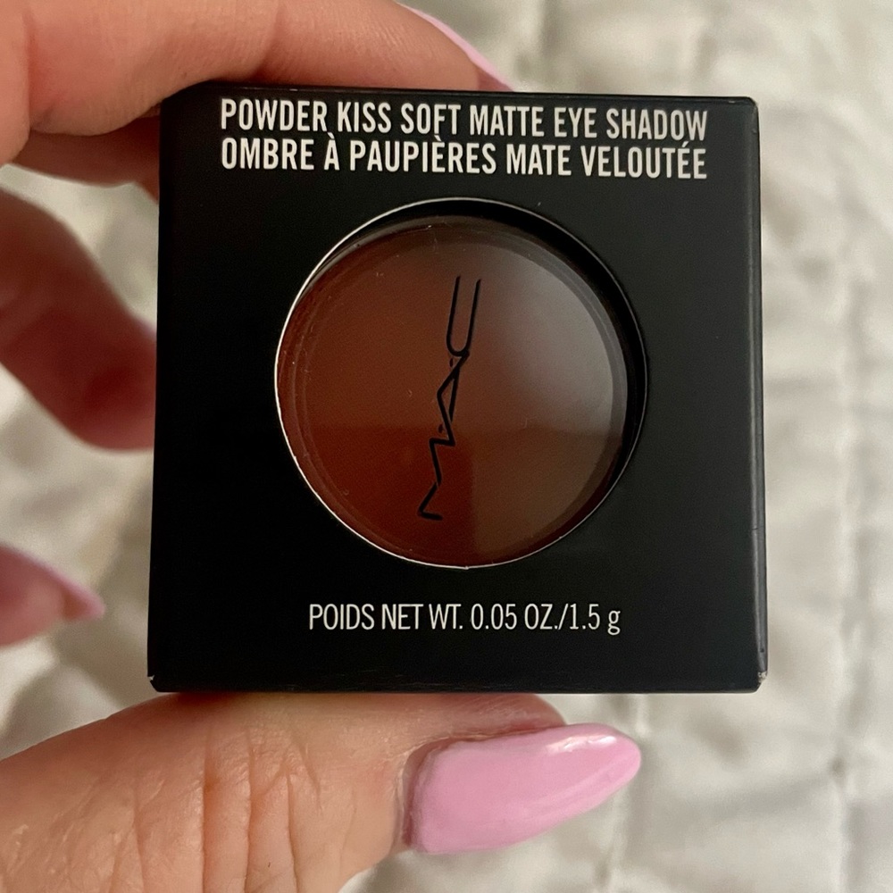 MAC Cosmetics Powder Kiss Eye Shadow - Picture 2 of 4